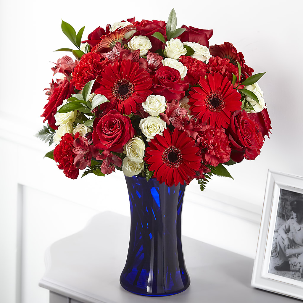 Hearts Embrace Bouquet – Bittys Garden, Canon City CO