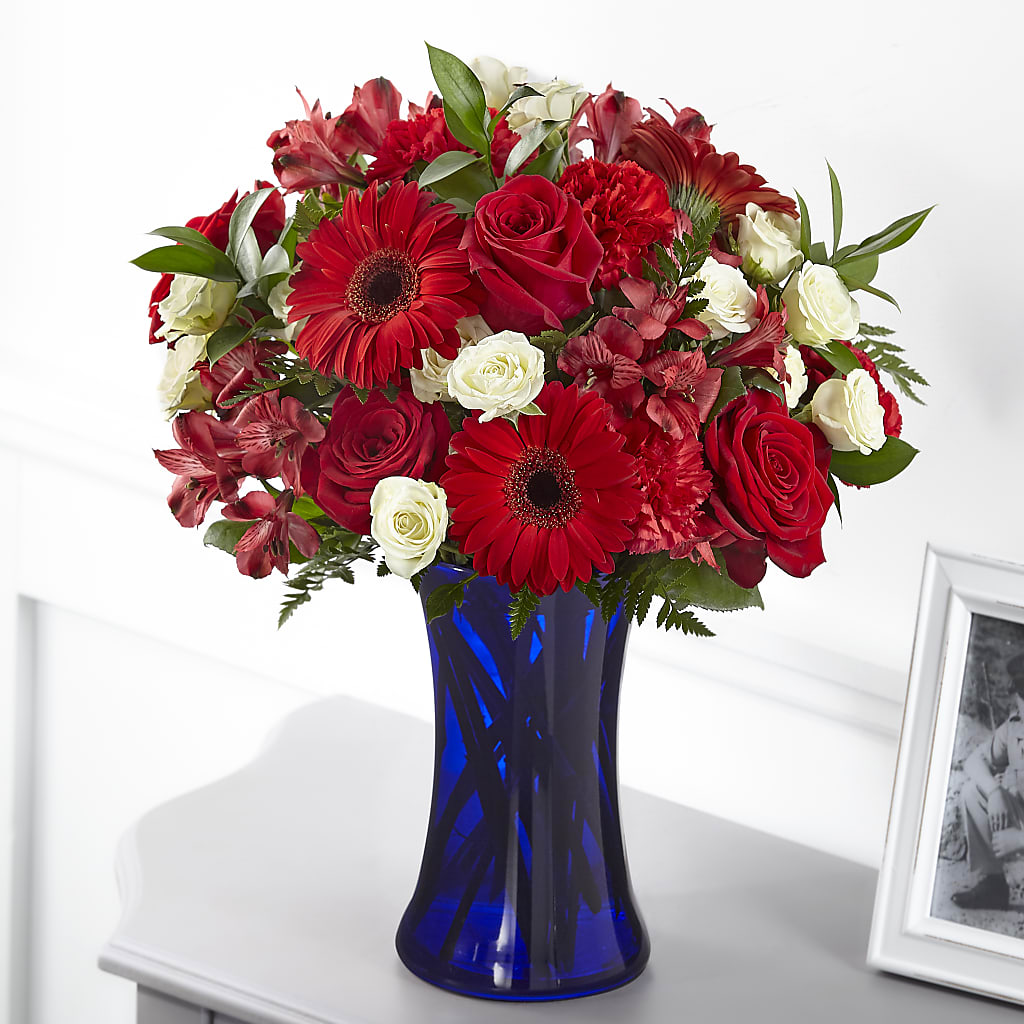 Hearts Embrace Bouquet – Bittys Garden, Canon City CO