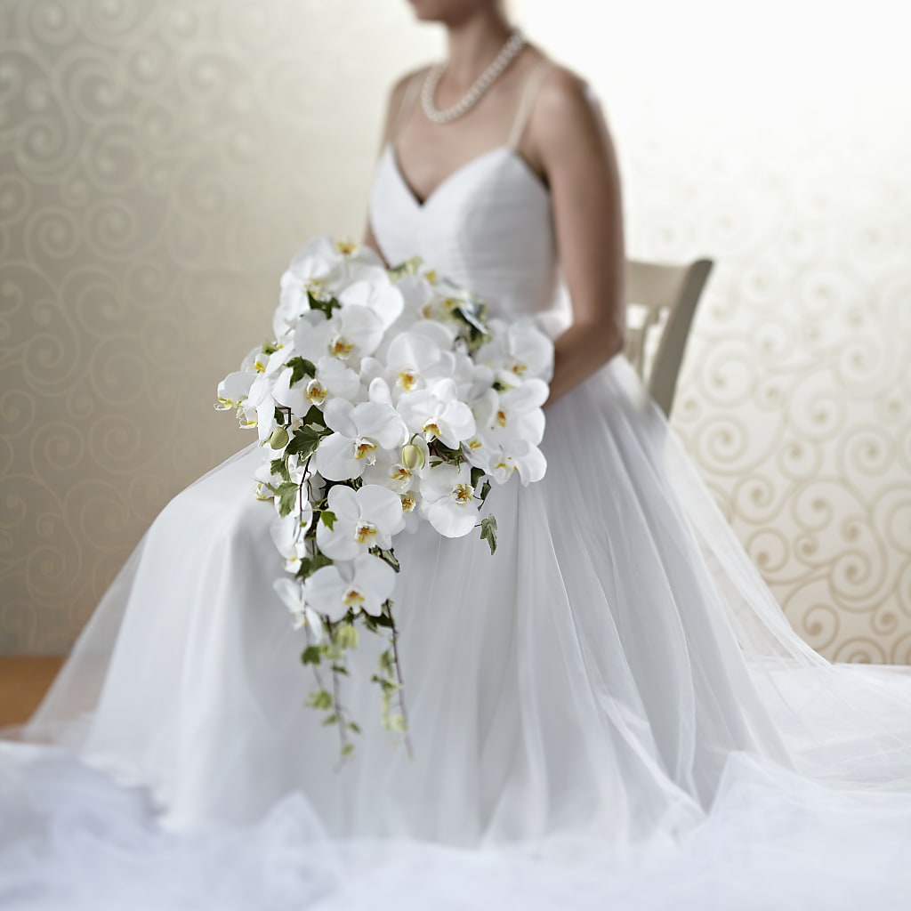 Classic White Bouquet – Bittys Garden, Canon City CO