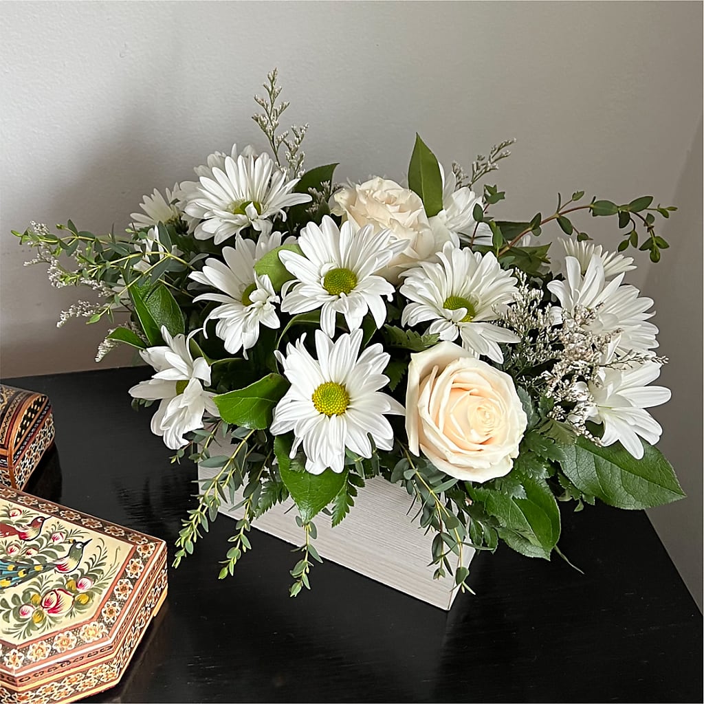 Fresh Linen Box Bouquet –  Bittys Garden, Canon City CO